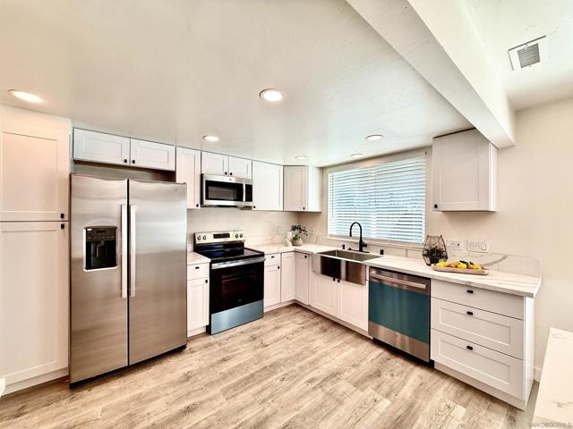 8815 Jackie Dr, San Diego CA: https://media.crmls.org/mediaz/3314d06b-80d7-4ff9-a827-9885a4723e89.jpg