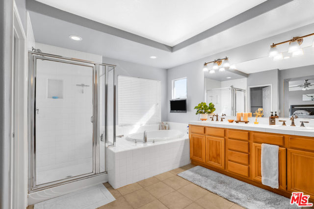 28804 Sugar Bliss Place, Santa Clarita CA: https://media.crmls.org/mediaz/33152ddf-6cb4-4ef1-ae37-f14e65952482.jpg