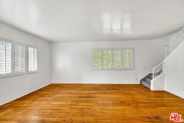 4090 Creed Avenue, Los Angeles CA: https://media.crmls.org/mediaz/3315bec7-b482-4201-98ed-72f94cdcaa05.jpg