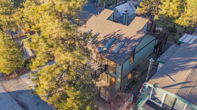 39470 Lake Dr, Big Bear CA: https://media.crmls.org/mediaz/3315c0b4-d98b-48e3-9136-fe1a52c6423d.jpg