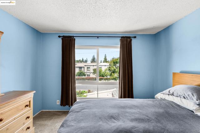 2044 Sierra Rd., Concord CA: https://media.crmls.org/mediaz/33160263-e27f-44e9-9181-b0f5670a4601.jpg