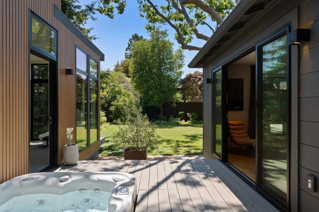 137 30th Avenue, San Mateo CA: https://media.crmls.org/mediaz/3316e788-4653-4b03-b3db-91fd28fc984e.jpg