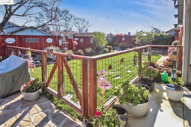 3050 Browning Ct, Brentwood CA: https://media.crmls.org/mediaz/3316f76d-688c-4ceb-b13e-667a36c078f9.jpg