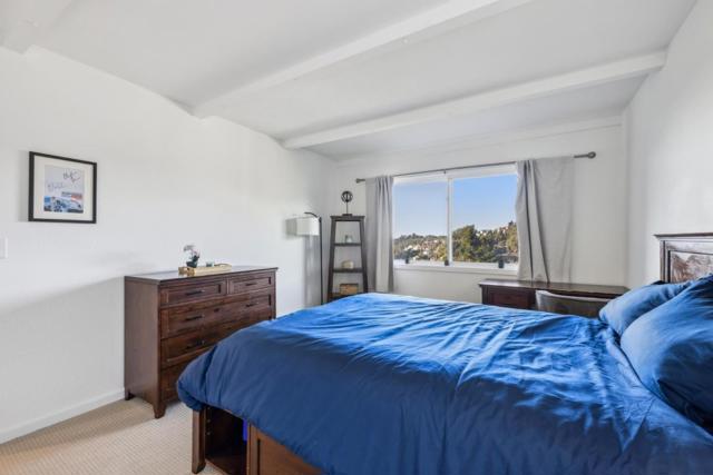 58 Villanova Drive, Oakland CA: https://media.crmls.org/mediaz/33171934-62c1-4b67-8446-fff469cdd9eb.jpg