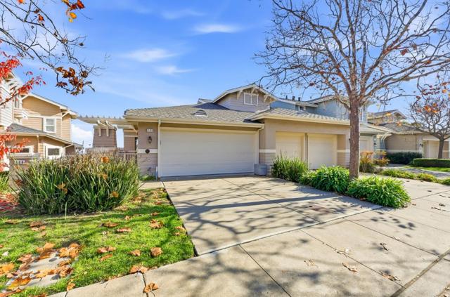 134 Cliff Swallow Court, Brisbane CA: https://media.crmls.org/mediaz/33175fe9-ea8d-4d29-8503-d89dc5d3d4d3.jpg