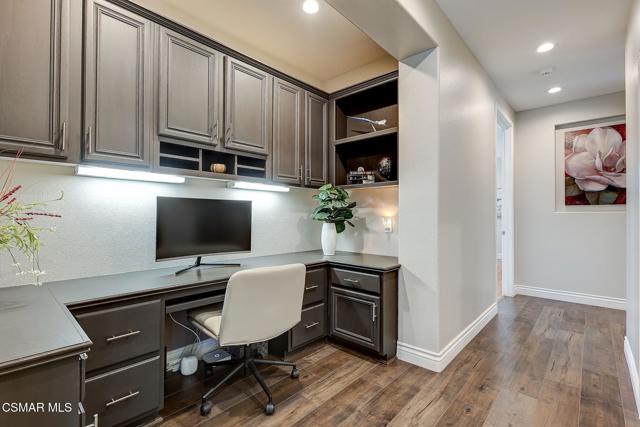 28097 Promontory Lane, Valencia CA: https://media.crmls.org/mediaz/3317fa03-c9b1-4817-b53a-76598c8355e7.jpg