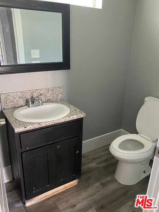 10217 S Grand Avenue, Los Angeles CA: https://media.crmls.org/mediaz/33186e59-0677-4586-856b-8f06257a20d8.jpg