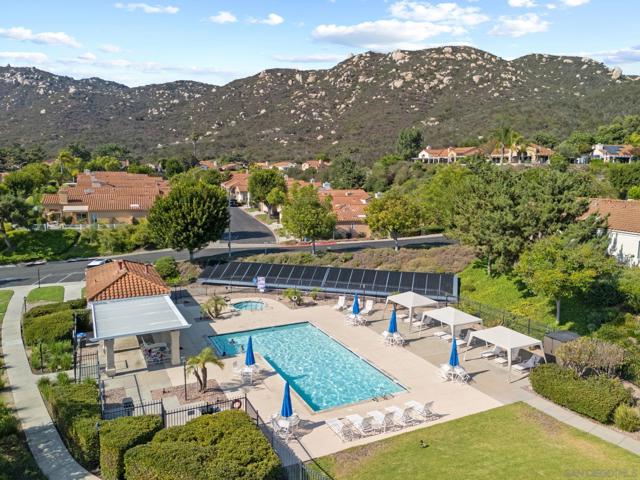 1709 Doral Gln, Escondido CA: https://media.crmls.org/mediaz/3318e8c2-28cf-4056-8022-b9e6b26ed38a.jpg