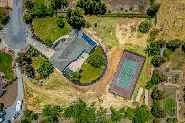 14830 Bartlett Court, San Martin CA: https://media.crmls.org/mediaz/331af8c9-ea9b-44ac-913b-534dc01a5576.jpg