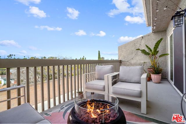 609 Meyer Lane, Redondo Beach, California 90278, 2 Bedrooms Bedrooms, ,1 BathroomBathrooms,Residential,Sold,Meyer,23239303