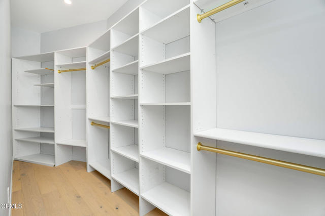 5622 Natick Avenue, Sherman Oaks CA: https://media.crmls.org/mediaz/331b6125-e058-4a61-817a-3f3844541b98.jpg