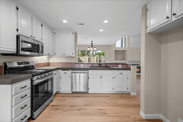 4625 Los Alamos Way, Oceanside CA: https://media.crmls.org/mediaz/331b645d-7fa5-4d40-8c21-eea50e094d85.jpg