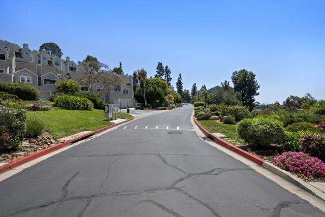 11061 Scripps Ranch, San Diego CA: https://media.crmls.org/mediaz/331b7837-dd7a-4c50-84bb-6df3bf78d5bb.jpg