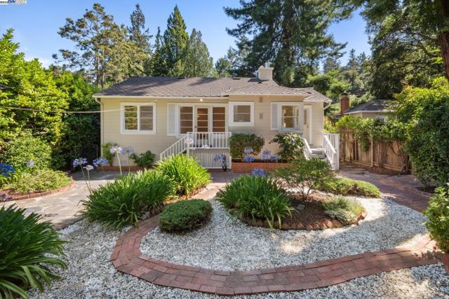 1658 Gouldin Rd, Oakland CA: https://media.crmls.org/mediaz/331bea5c-0494-40f4-a8ca-e7be56abd9c3.jpg