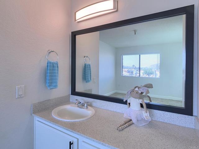 Detail Gallery Image 13 of 17 For 1166 Decker St #D,  El Cajon,  CA 92019 - 2 Beds | 2/1 Baths