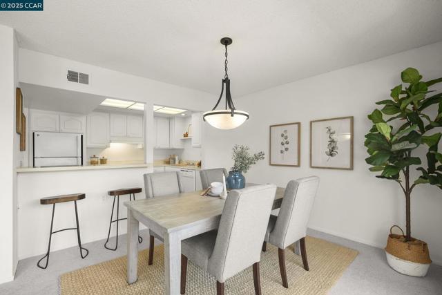 1935 Golden Rain Rd, Walnut Creek CA: https://media.crmls.org/mediaz/331c2c42-1836-47fb-a057-b984567b839c.jpg
