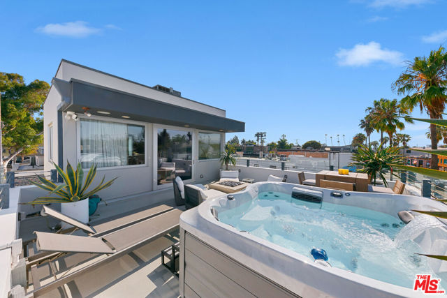1430 Abbot Kinney Boulevard, Venice CA: https://media.crmls.org/mediaz/331c7f69-f63a-481c-ae2f-eca5c1c0fbf4.jpg