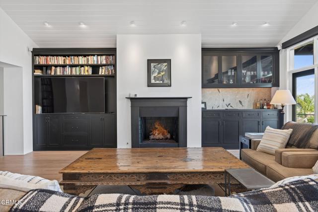 612 Shasta Drive, Santa Paula CA: https://media.crmls.org/mediaz/331d5fef-a384-425a-943c-956e1574c7d4.jpg