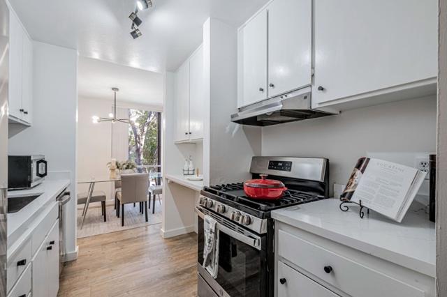 2700 Le Conte Avenue, Berkeley CA: https://media.crmls.org/mediaz/331dd028-06e2-42a9-9184-b37904e4ad4c.jpg