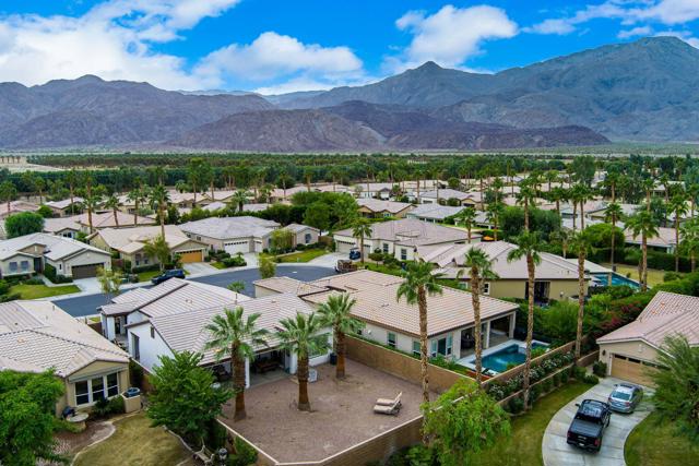 81810 La Paz Court, La Quinta CA: https://media.crmls.org/mediaz/331e9d92-aca4-45d1-848c-12663cb5668d.jpg