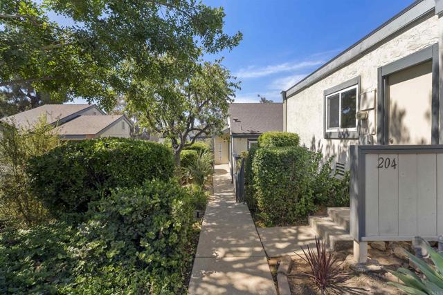 Detail Gallery Image 21 of 26 For 204 Cerco Rosado, San Marcos,  CA 92069 - 2 Beds | 2 Baths