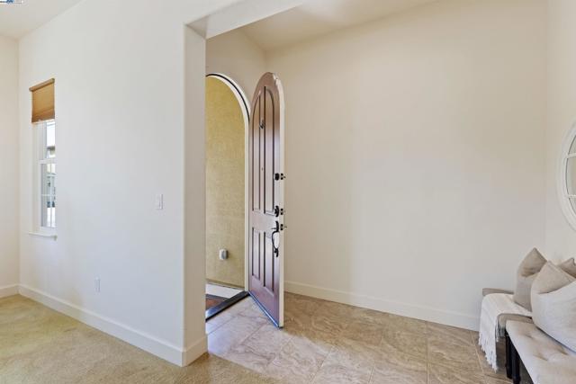 2715 Palatino Ct, Dublin CA: https://media.crmls.org/mediaz/331ef644-8ad3-4bd5-bd89-9bd34ae03b00.jpg