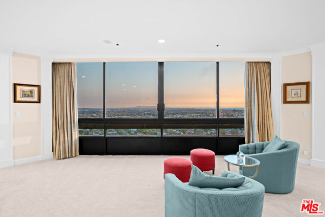 10430 Wilshire Boulevard, Los Angeles CA: https://media.crmls.org/mediaz/33207457-1c3f-4f9f-8bc7-0f391deba7d7.jpg