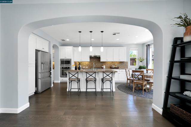 5152 Bengali St, Danville CA: https://media.crmls.org/mediaz/3320897c-5b99-45ee-a1c9-0841dd6794c7.jpg
