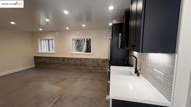 2144 Russell St., Berkeley CA: https://media.crmls.org/mediaz/3320e6af-c586-457d-b52f-53a5c52b7590.jpg