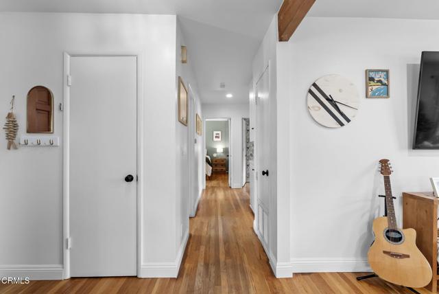 5490 Hunter Street, Ventura CA: https://media.crmls.org/mediaz/3321485e-106f-45e1-a642-6e1b34d764de.jpg