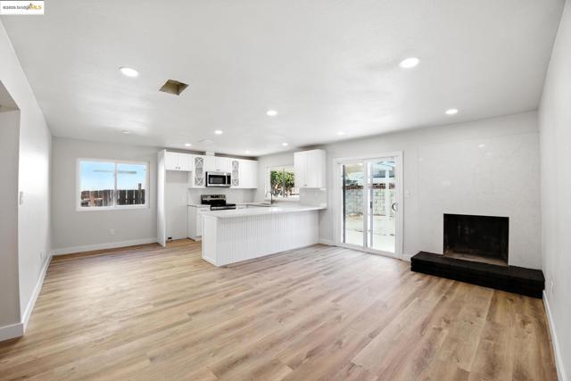 96 Coral Ln, Suisun City CA: https://media.crmls.org/mediaz/33216cc2-fc8c-42b6-98a7-b691f3df3999.jpg