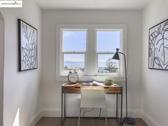 479 Kentucky Ave, Berkeley CA: https://media.crmls.org/mediaz/3321fcba-c0d6-47a2-b2e7-c0ff6ec76b5d.jpg