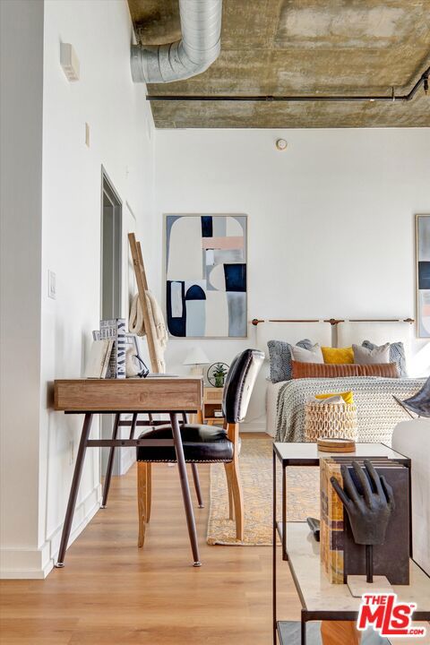 645 W 9th Street, Los Angeles CA: https://media.crmls.org/mediaz/3322ecff-d01d-4409-ac66-5329b6fb25e9.jpg