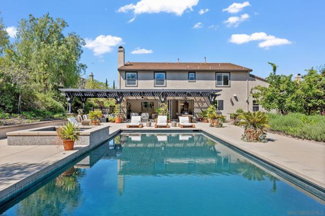 11577 Sweet Willow Way, San Diego CA: https://media.crmls.org/mediaz/33236f80-f71f-4b3c-81e3-1f52ea172c0d.jpg