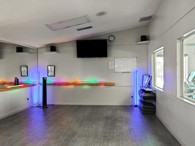 48753 Barrymore Street, Indio CA: https://media.crmls.org/mediaz/3323afbb-9491-4629-a9d7-760c9c2491b1.jpg