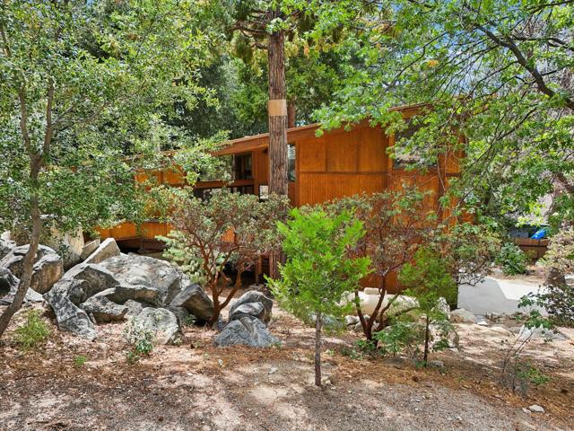 55491 Howland, Idyllwild CA: https://media.crmls.org/mediaz/3323ce07-5d56-46cb-ac22-f6a29efc11dc.jpg