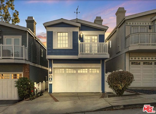 441 HOLLOWELL Avenue, Hermosa Beach, California 90254, 4 Bedrooms Bedrooms, ,2 BathroomsBathrooms,Residential,Sold,HOLLOWELL,22165653