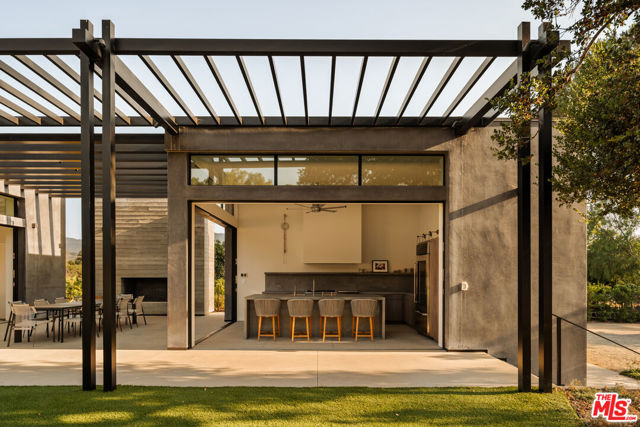 1225 Shippee Lane, Ojai CA: https://media.crmls.org/mediaz/33241055-36ee-41d3-a46e-f48f5f8006c6.jpg