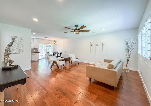 768 Brossard Drive, Thousand Oaks CA: https://media.crmls.org/mediaz/33248c89-3ef4-4ac8-8d7f-3c713ae4e2c5.jpg