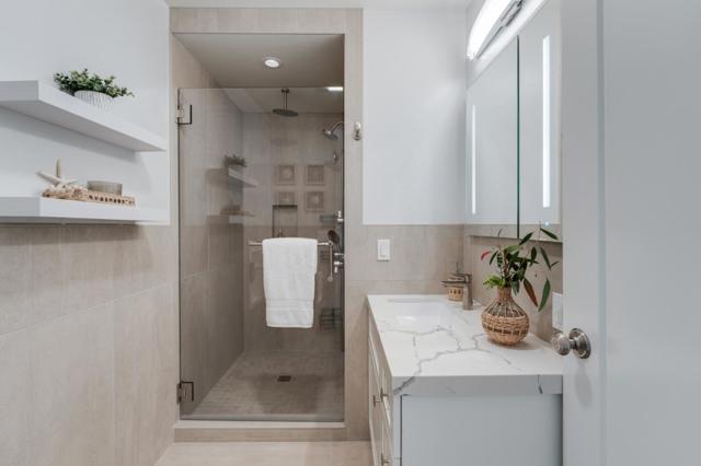 129 Santa Cruz Avenue, Aptos CA: https://media.crmls.org/mediaz/33252297-3395-472f-91a4-9a107ab9269f.jpg