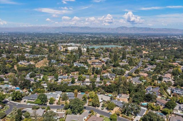 249 Montclair Road, Los Gatos CA: https://media.crmls.org/mediaz/3325b5cc-60eb-4dd4-a615-43f53d0f1789.jpg