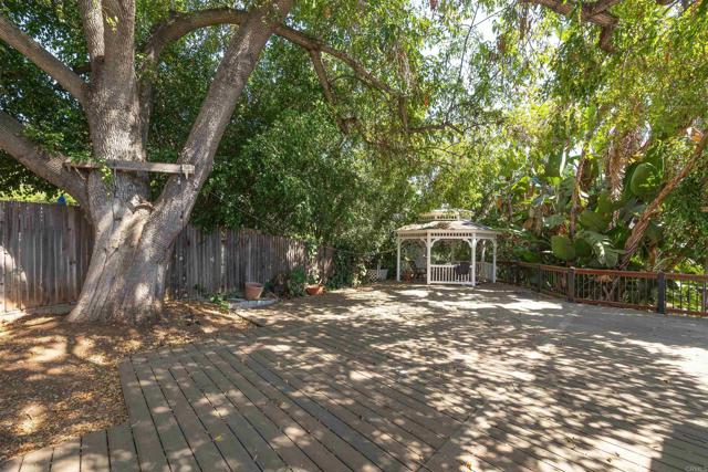 10549 Anaheim dr, La Mesa CA: https://media.crmls.org/mediaz/33260a4d-999a-4b4b-a27c-24c460a2eaa6.jpg