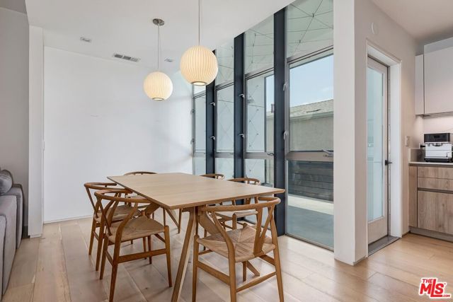 825 N Kings Road, West Hollywood CA: https://media.crmls.org/mediaz/33263989-4816-4134-a27b-9fc68f3d3def.jpg