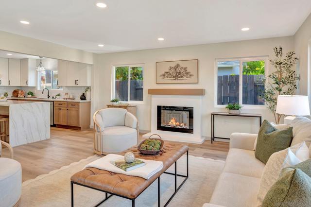 11187 Tyrolean Way, San Diego CA: https://media.crmls.org/mediaz/33266a21-3b66-413e-bd15-e6f8f7c53cb9.jpg