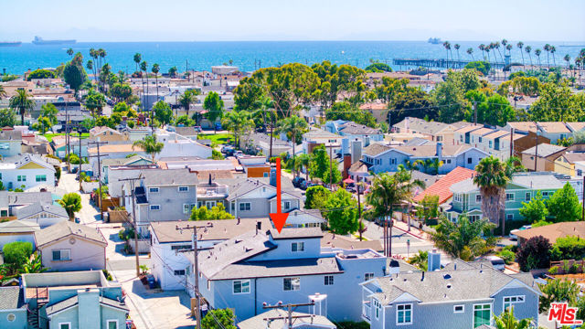 308 13th Street, Seal Beach CA: https://media.crmls.org/mediaz/33269c96-8600-456a-92fc-fbe4621ab30a.jpg