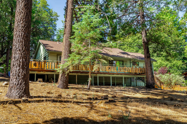 52551 Pine Ridge Road, Idyllwild CA: https://media.crmls.org/mediaz/33270591-3794-4026-80fa-4bf9aa918c4c.jpg