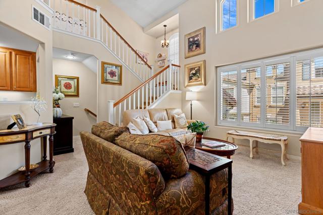 10482 Hollingsworth Way, San Diego CA: https://media.crmls.org/mediaz/33284d26-6222-47c5-8c03-2470783d1f7c.jpg