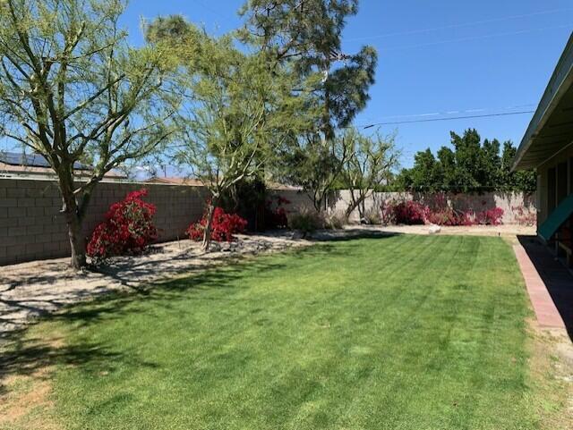 3045 N Cerritos Road, Palm Springs CA: https://media.crmls.org/mediaz/332949c0-5447-4628-9316-47db3126554b.jpg