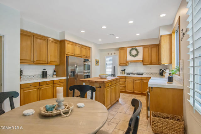 943 Paseo Barona, Camarillo CA: https://media.crmls.org/mediaz/33297b9a-84f4-4cc5-8e8e-9bb58432f3da.jpg