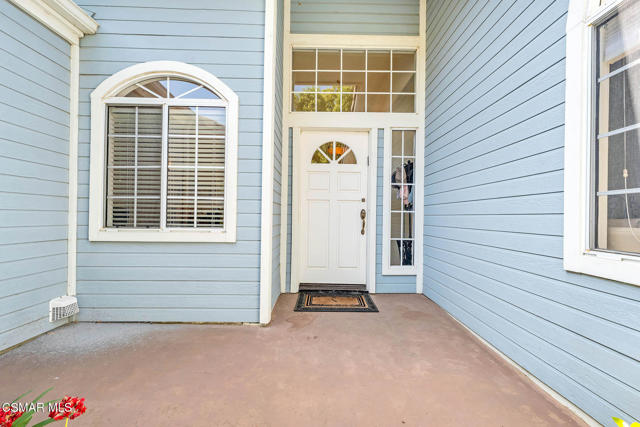 5050 Golden Nugget Way, Oak Park CA: https://media.crmls.org/mediaz/332994cb-4144-446f-bd04-140ddd0c257f.jpg